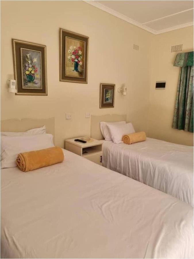 Twin Room In Hillside - 2087 Bulawayo Exterior foto